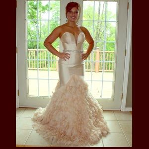 JOVANI SIZE 4 PROM DRESS